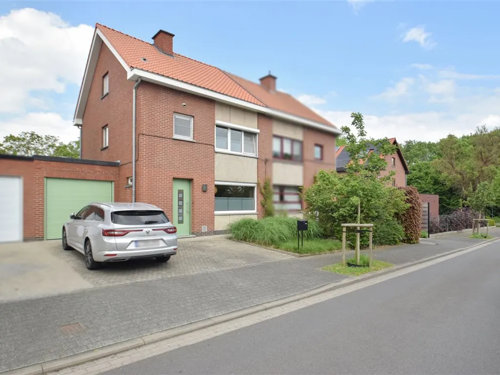 Hoofdfoto Garage in Leest