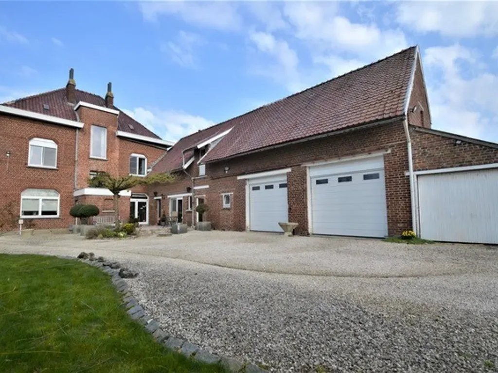 Huis in Wez-Velvain - 7687318 - Rue de Chaurette 3, 7620 Wez-Velvain