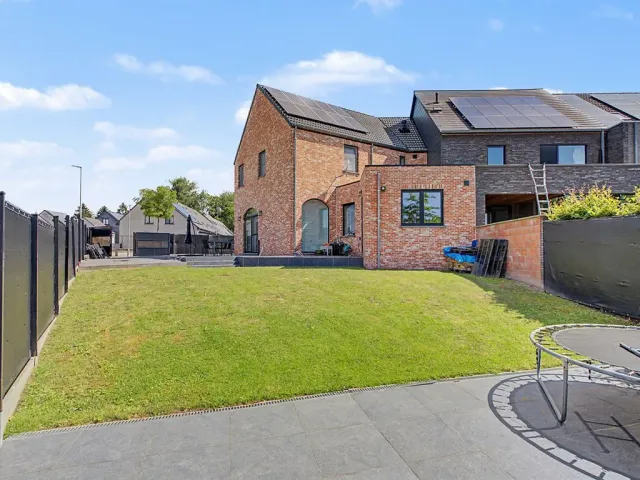 Huis in Stekene - Burgemeester Dr. Eugeen Roggemanlaan 12, 9190