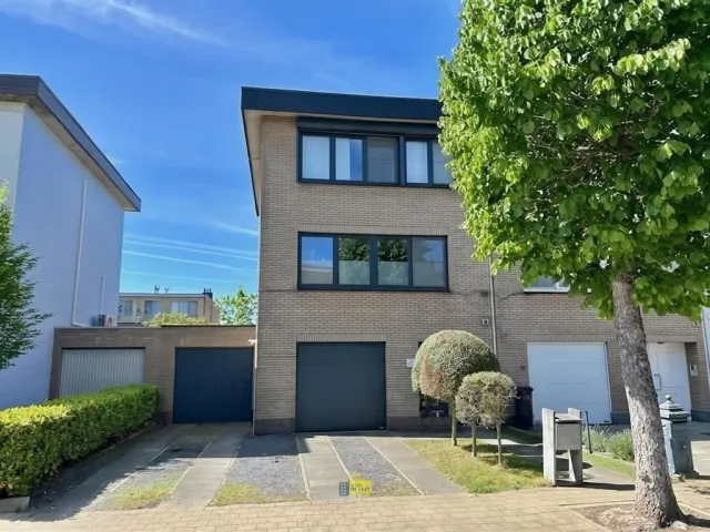 Huis in Hoevenen - Abelenlaan 33, 2940