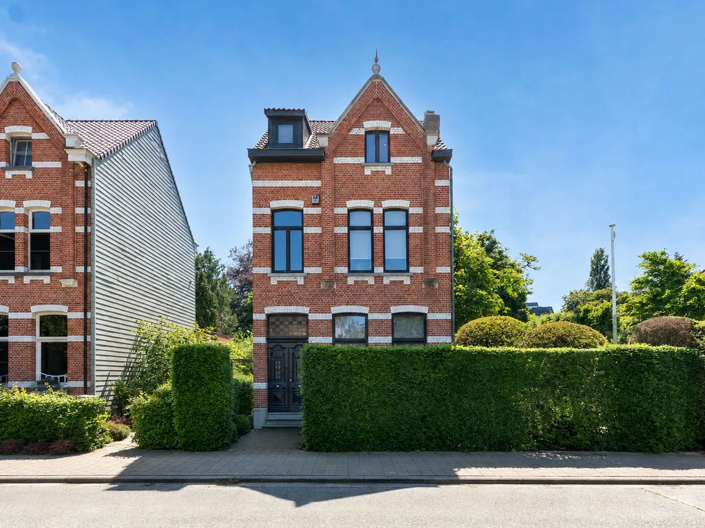 Huis in Kapellen - Koningin Elisabethlei 8, 2950