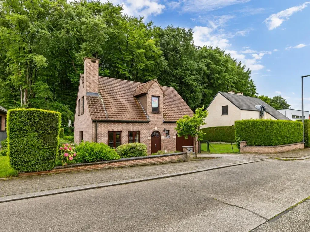 Huis in Dilbeek - 7684260 - Merelzanglaan 23, 1700 Dilbeek