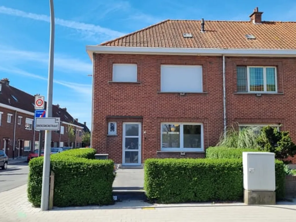 Garage in Kortrijk - 7666724 - Driekerkenstraat 100, 8501 Kortrijk