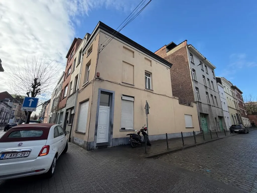 Huis in Molenbeek-Saint-Jean - 7666740 - Rue Cail et Halot 2, 1080 Molenbeek-Saint-Jean