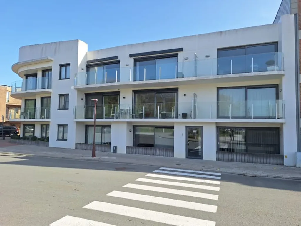 Garage in Wenduine - 7670377 - Park Leopold II 1, 8420 Wenduine