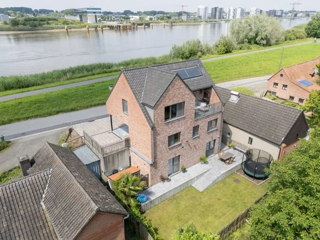 Huis in Weert - 7674593 - Dijkstraat 28, 2880 Weert