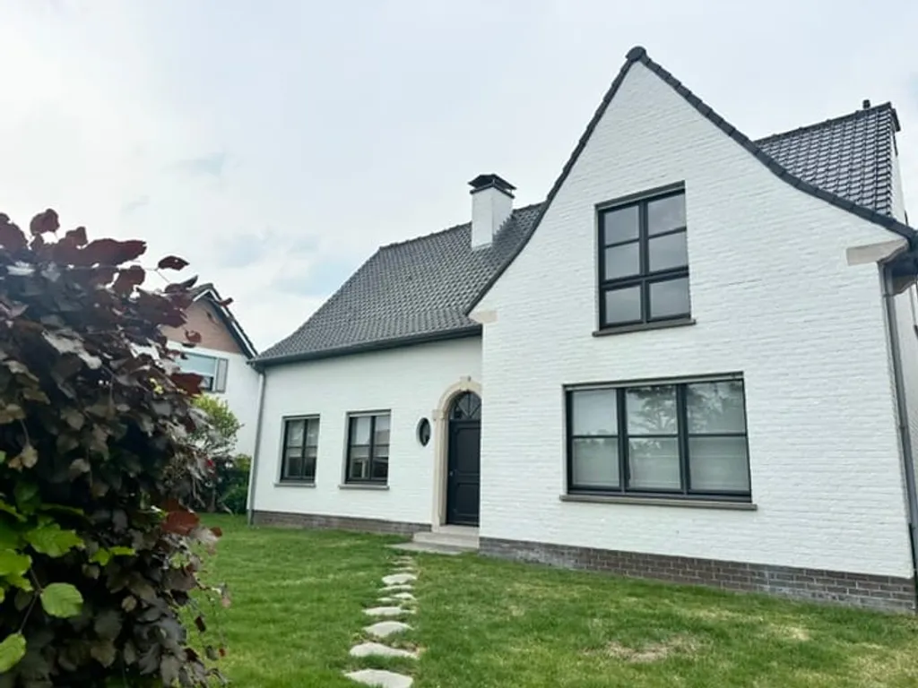 Villa in Deinze - 7676881 - Oude Heirbaan 174, 9800 Deinze
