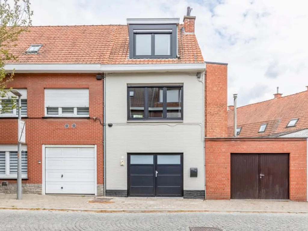 Garage in Kortrijk - 7677187 - Izegemsestraat 264, 8500 Kortrijk