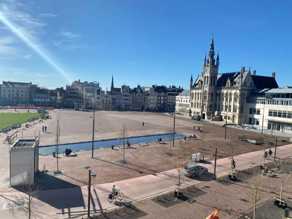 Appartement in Sint-Niklaas - 7677851 - Grote Markt 27, 9100 Sint-Niklaas