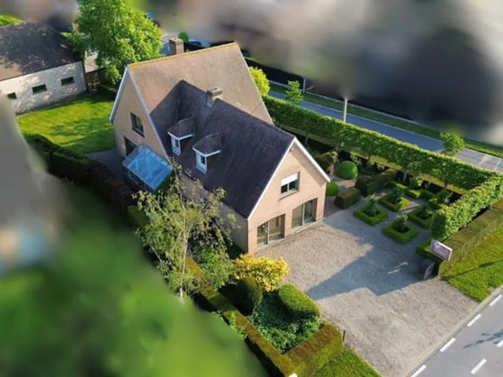 Huis in Zedelgem - 7681539 - Brugsestraat 272, 8210 Zedelgem