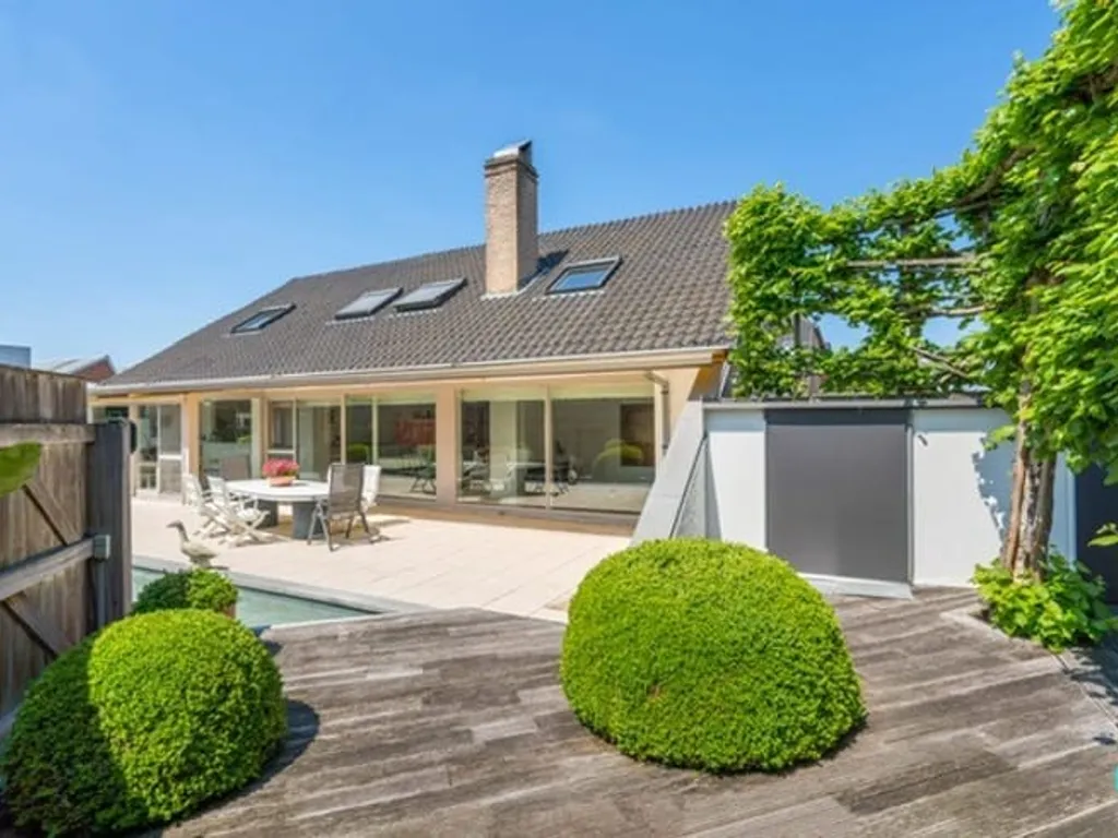 Villa in Izegem - 7681569 - Gistelstraat 5, 8870 Izegem