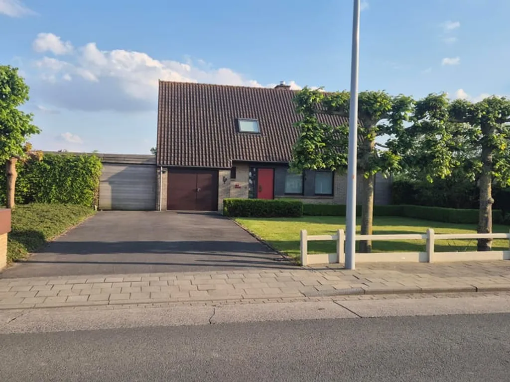 Villa in Pittem - 7682467 - Kolonel Naessensstraat 32, 8740 Pittem
