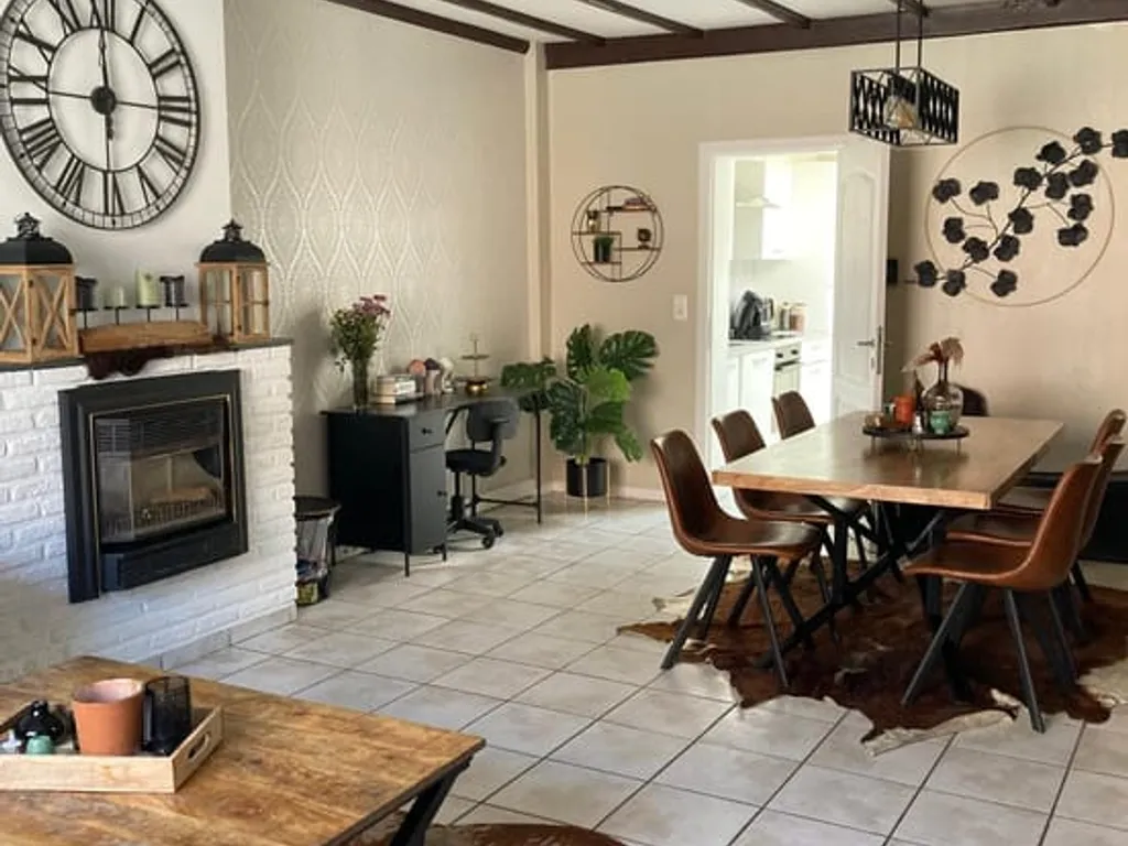 Huis in Zwijndrecht - 7682564 - Zwijndrechtsestraat 102, 2070 Zwijndrecht