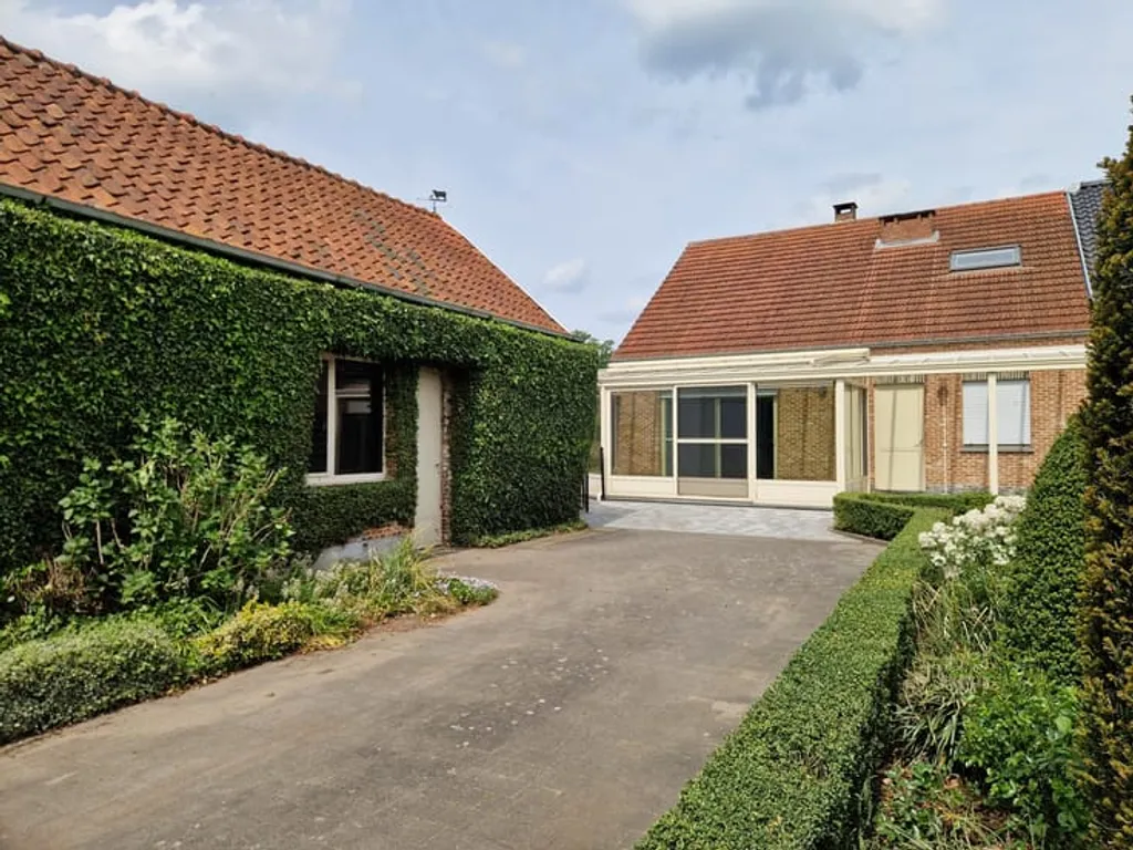 Handelspand in Zandhoven - 7683646 - Voetbalstraat 13, 2240 Zandhoven