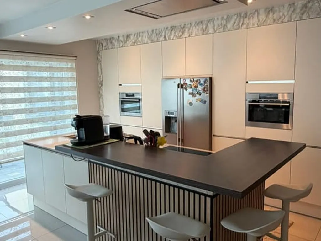 Garage in Roeselare - 7683743 - Diksmuidsesteenweg 122, 8800 Roeselare