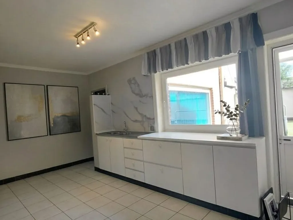Garage in Roeselare - 7683747 - Iepersestraat 7, 8800 Roeselare