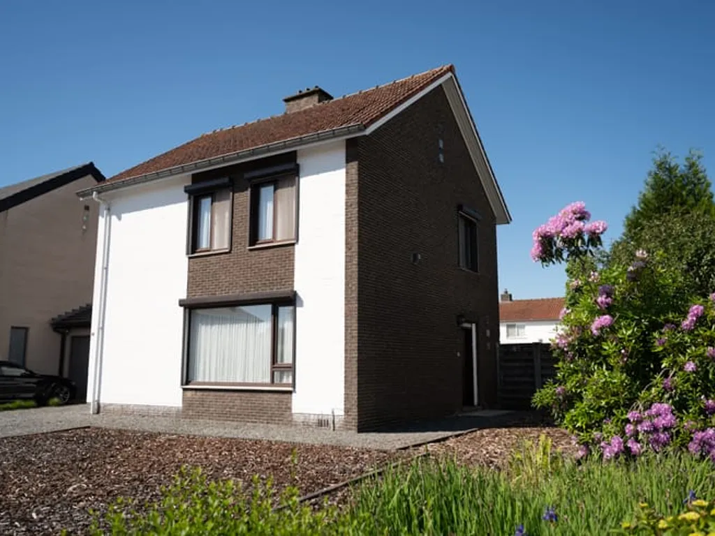 Huis in Nijlen - 7683908 - Gebroeders Van Raemdonckstraat 64, 2560 Nijlen