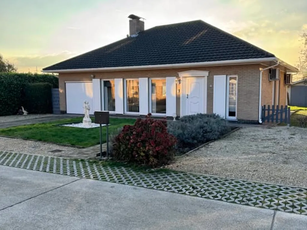 Huis in Ranst - 7683965 - Rundvoortstraat 2, 2520 Ranst