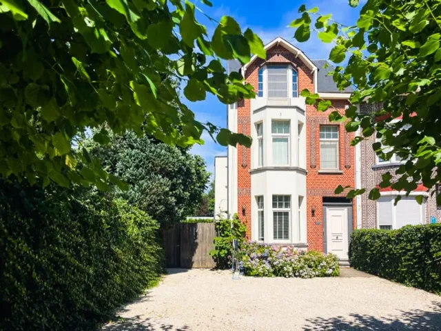 Huis in Brasschaat - Bredabaan 678, 2930