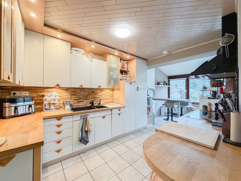 Huis in Monceau-sur-Sambre - 7668510 - Rue Pierre Hans 173, 6031 Monceau-Sur-Sambre