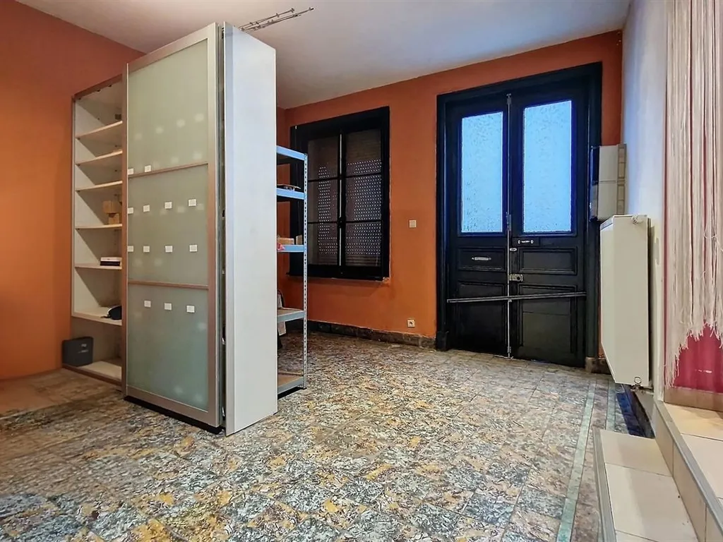 Handelspand in Mons - 7668904 - Rue des Capucins 37, 7000 Mons