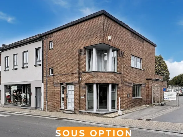 Maison à Dour - Rue Maréchal Foch 16A - 18, 7370