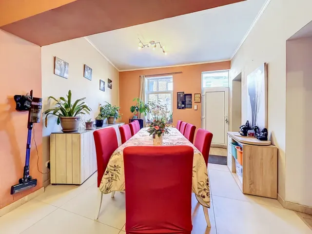 Huis in Charleroi - Rue Eau-sur-Elle 63, 6000