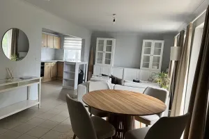  Verhuurd As