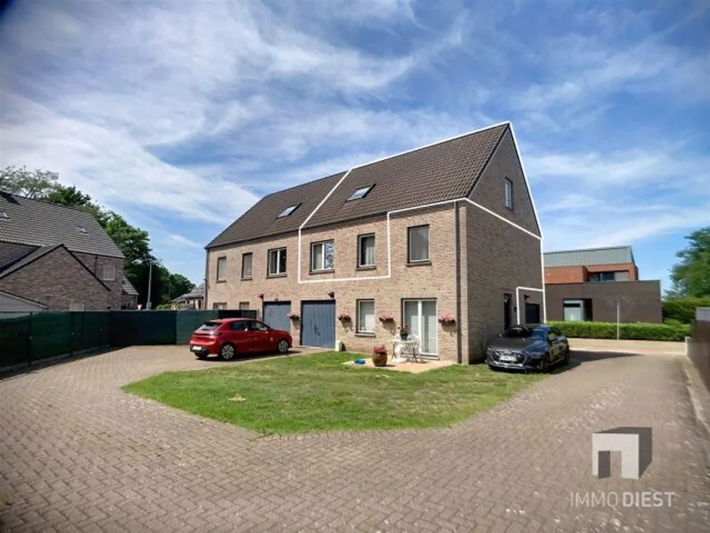 Huis in Diest - 7689676 - Hasseltsestraat 17, 3290 Diest