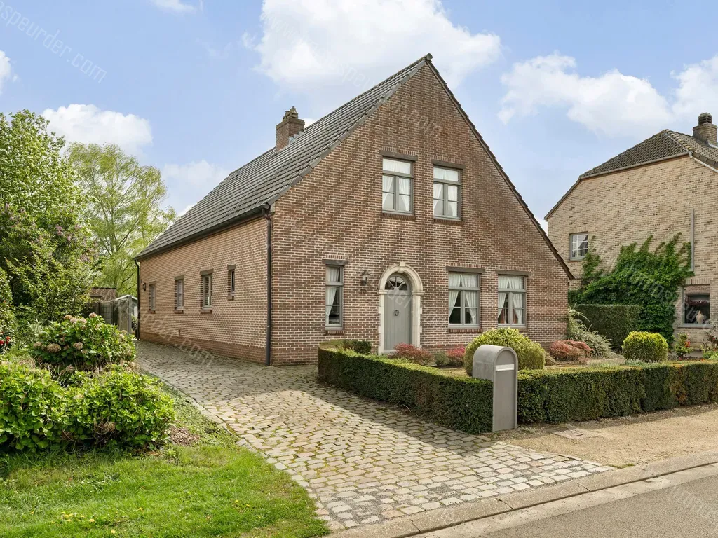 Huis in Bevel