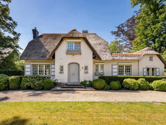 Villa in Brasschaat - Bredabaan 68, 2930