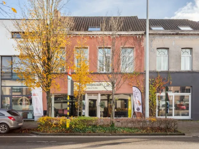 Huis in Brasschaat - Bredabaan 1069, 2930