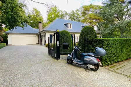  Loué Brasschaat