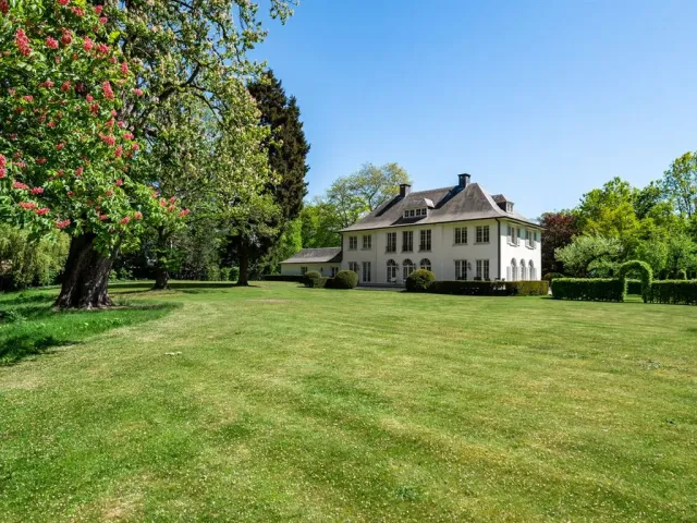 Villa in Brasschaat - Bredabaan 62, 2930