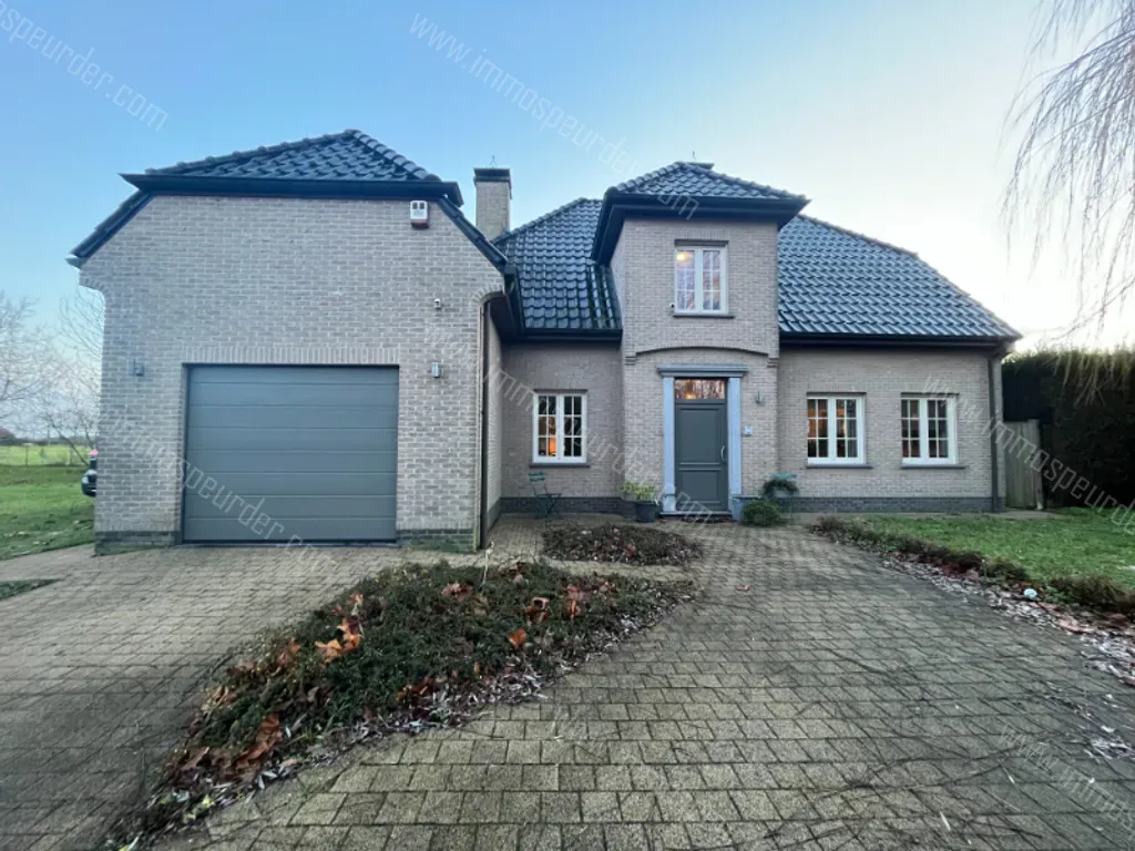 Huis in Oosteeklo - 1339539 - Ledestraat 62, 9968 Oosteeklo