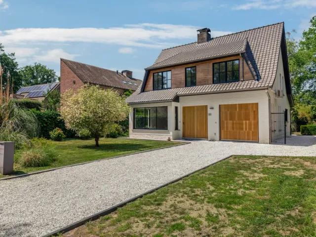 Huis in 's-gravenwezel - Damhertenlaan 34, 2970