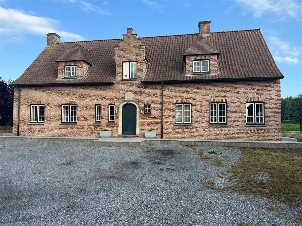 Huis in Zwevege - 7684409 - Zwevegemstraat 170, 8550 ZWEVEGE