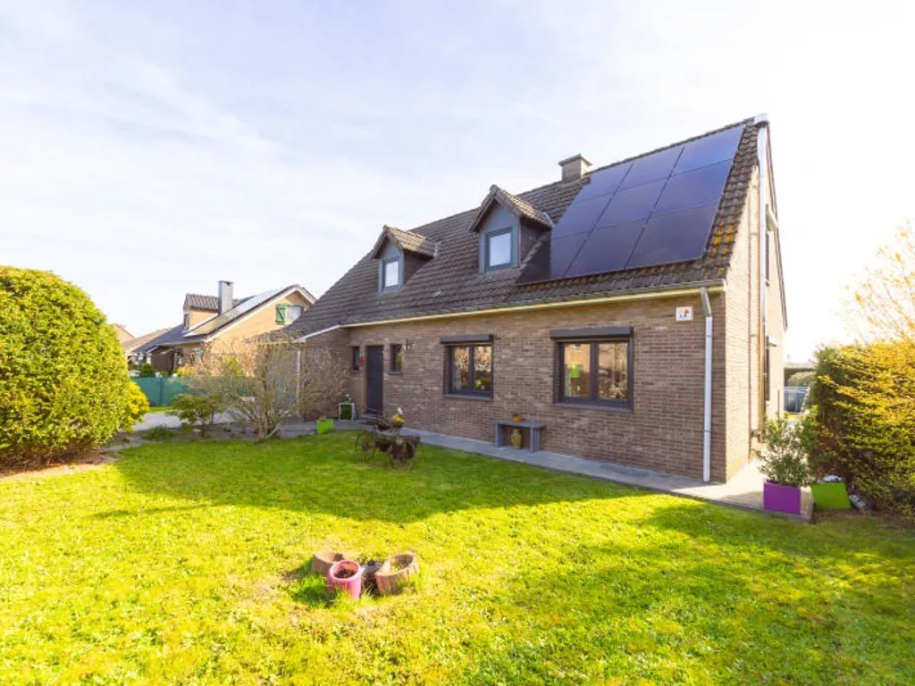 Huis in Housse - 7665962 - Route de Housse 44, 4671 Housse