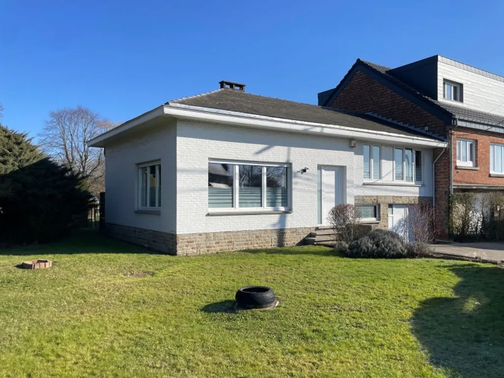 Huis in Haccourt - 7682067 - Square Roi Baudouin 4, 4684 Haccourt