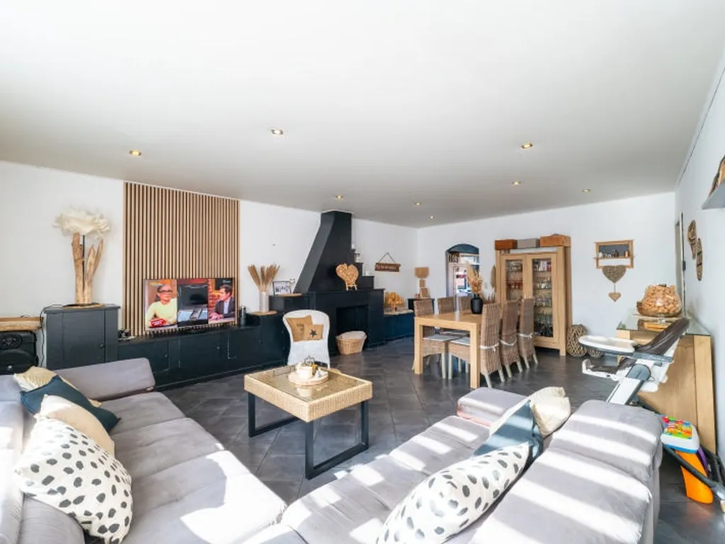 Huis in Tilleur - 7682355 - Rue du Huit Mai 2, 4420 Tilleur