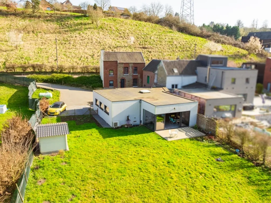 Huis in Housse - 7666061 - Rue Nossalle 3 et 3A, 4671 Housse