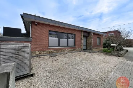 Local Commercial Archivé Vivegnis