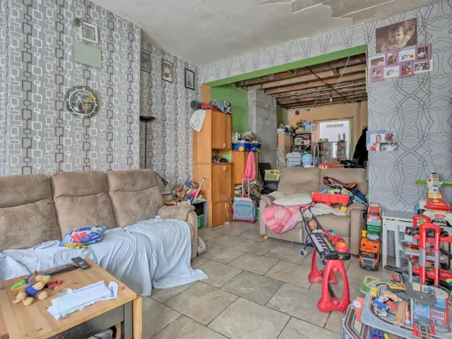 Huis in Chatelet - Rue de la Station 77, 6200