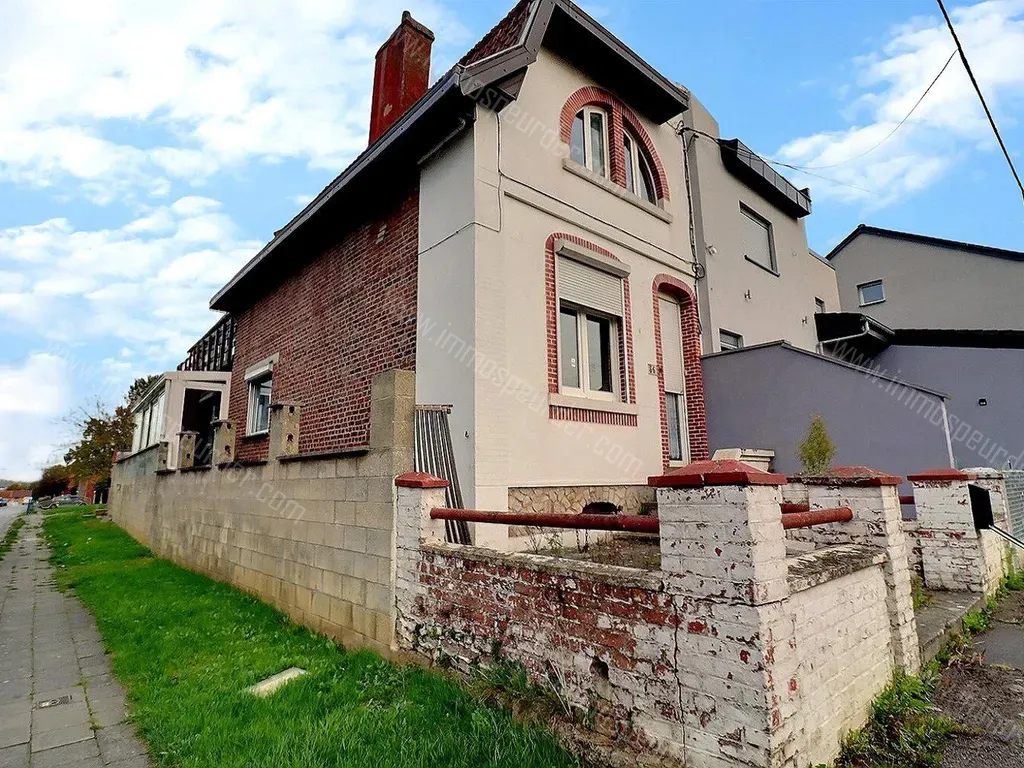 Huis in Monceau-sur-Sambre - 1033197 - 6031 Monceau-sur-Sambre