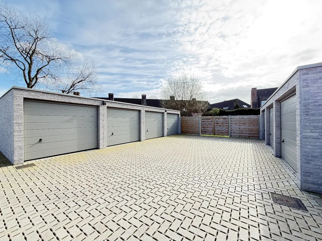 Garage in Sint-Michiels - 7680095 - Torhoutse Steenweg 257, 8200 SINT-MICHIELS