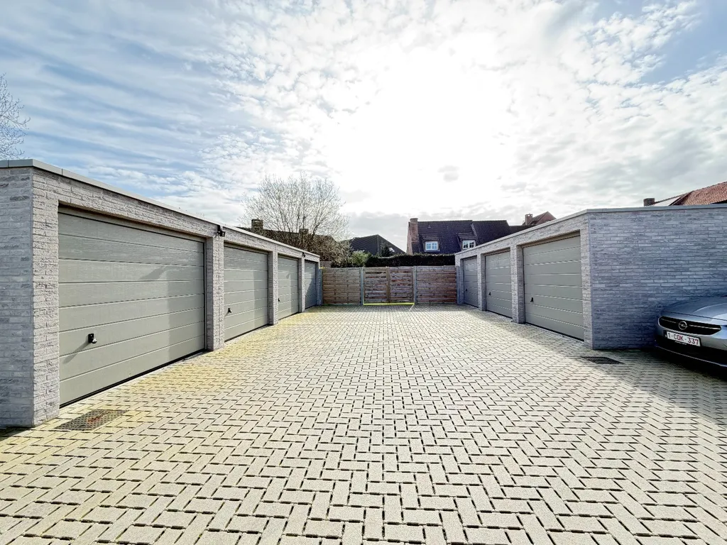 Garage in Sint-Michiels - 7680095 - Torhoutse Steenweg 257, 8200 SINT-MICHIELS