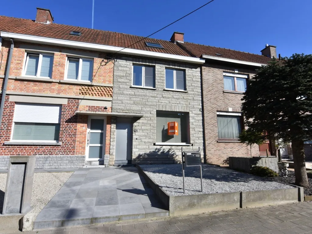 Garage in Sint-Michiels - 7680150 - Torhoutse Steenweg 121, 8200 SINT-MICHIELS