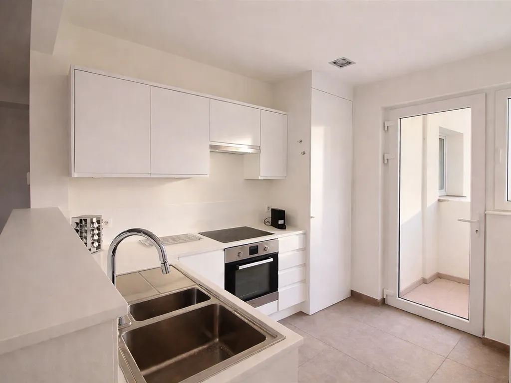 Appartement in Uccle - 7669108 - Avenue Moliere 47, 1180 Uccle