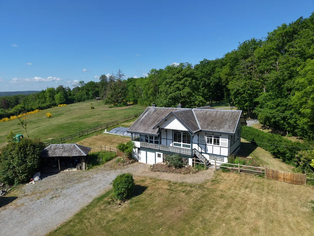 Huis in Baillonville - 7668006 - Grande route de Marche 1A, 5377 Baillonville