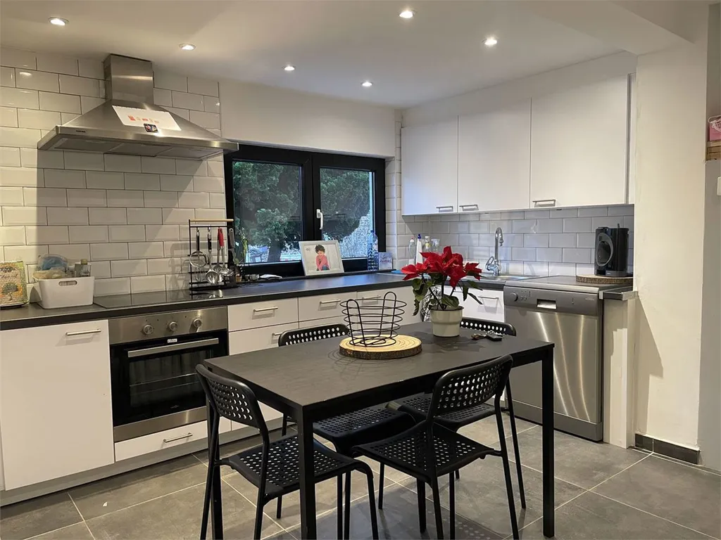 Huis in Neupré - 7668032 - sentier de la place 2, 4120 Neupré